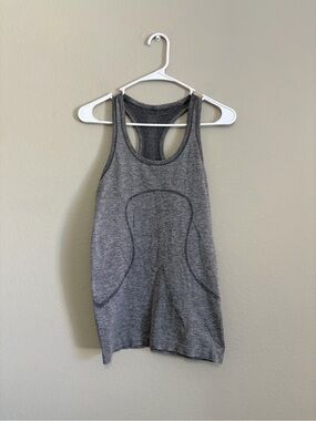 Lululemon Swiftly Tech Racerback in shimmery heather gray size 6